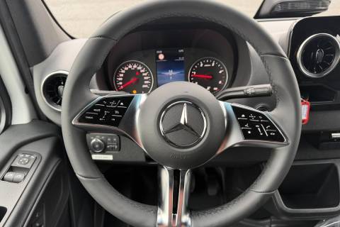 06786152_15.jpg