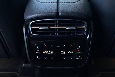 07490041_25.jpg