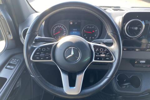 08728240_12.jpg
