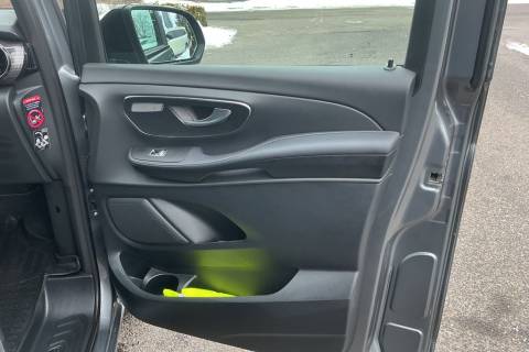 0e8cdcf4-fa25-485f-b1c9-643af5c65545.jpeg