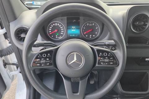 9e1f28d7-d1dd-4fdf-84d1-bb3f9fa2ead8.jpeg