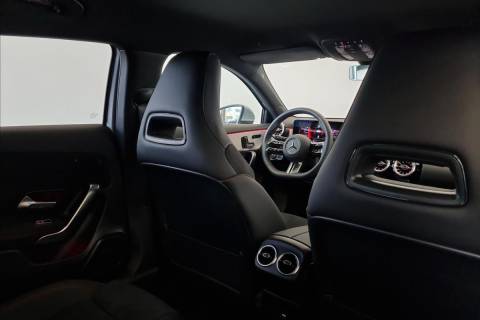 c08e42ab-d173-4f17-b6a5-cc9f6b5e693e.jpeg